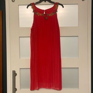 Madison Leigh pleated shift dress with floral detail